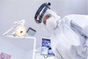 Riscul de transmitere Covid la stomatologie